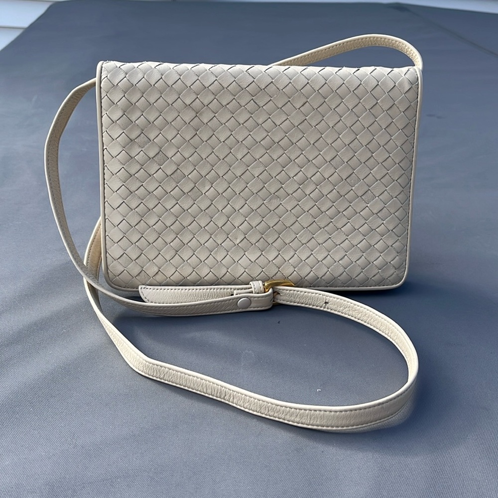 Talbots, beautiful vintage bag with adjustable strap